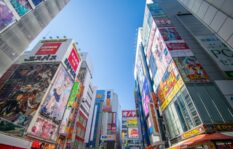 家電量販店で浮気相手と目撃情報！今後の対処法は？